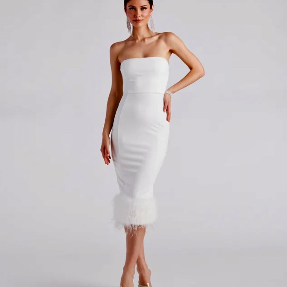 NWT Windsor white strapless midi body con feather trim dress size L